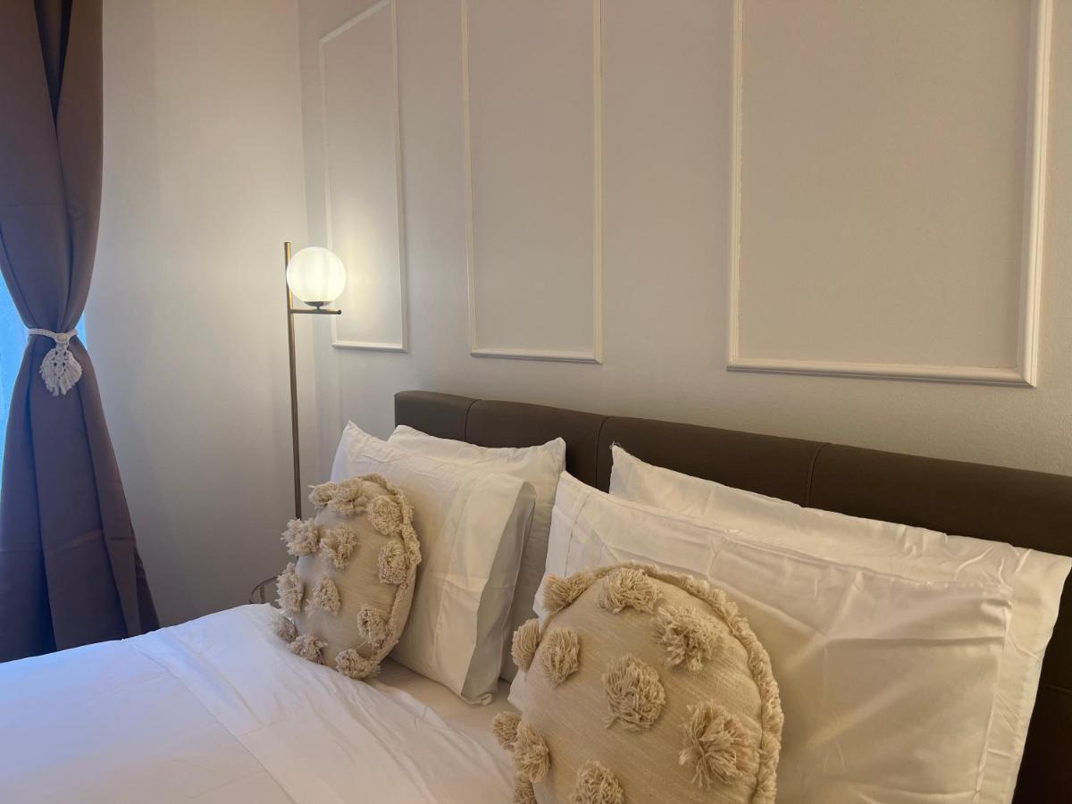 Regina Milano In Bocconi Appartement Buitenkant foto