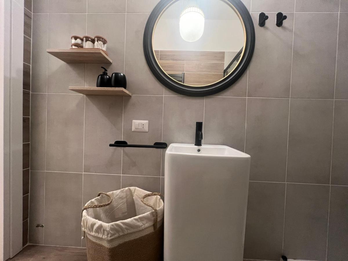 Regina Milano In Bocconi Appartement Buitenkant foto