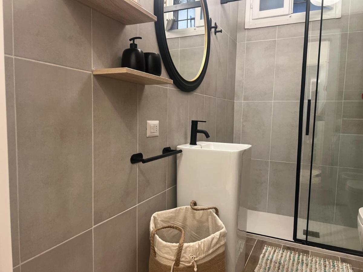 Regina Milano In Bocconi Appartement Buitenkant foto